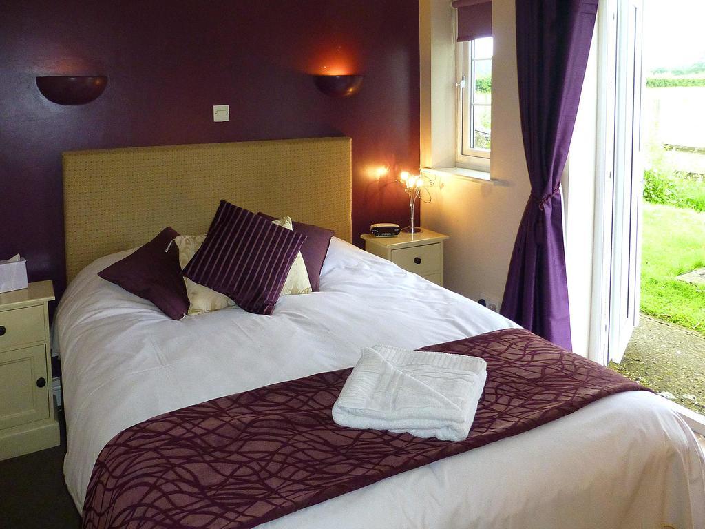 The Peacock Country Inn Chinnor Екстериор снимка