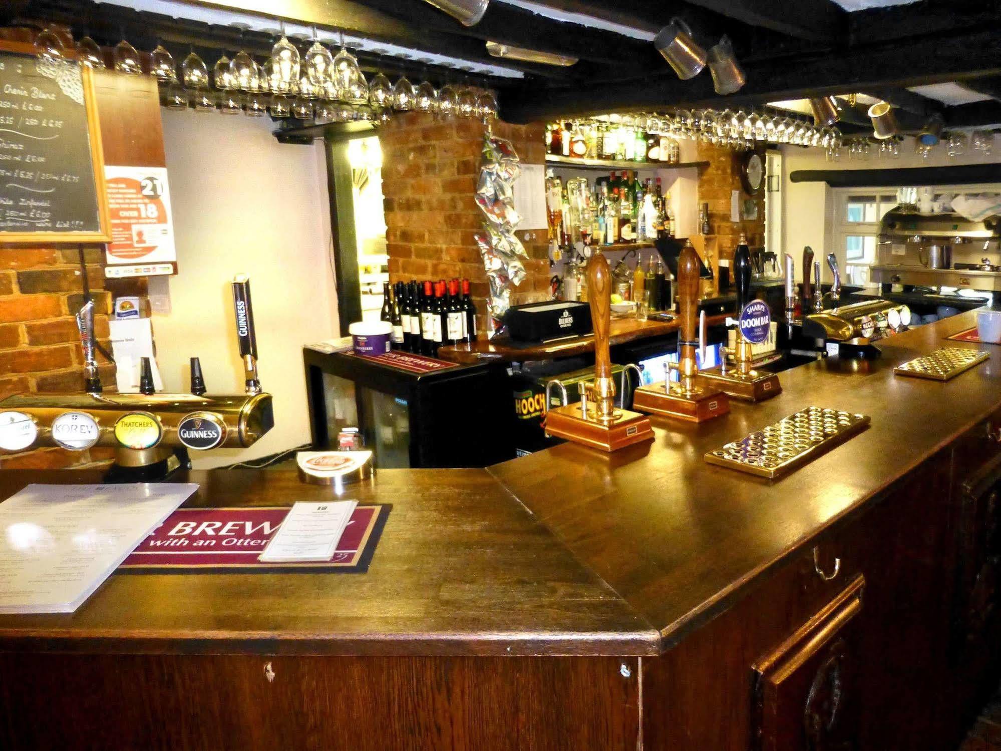 The Peacock Country Inn Chinnor Екстериор снимка