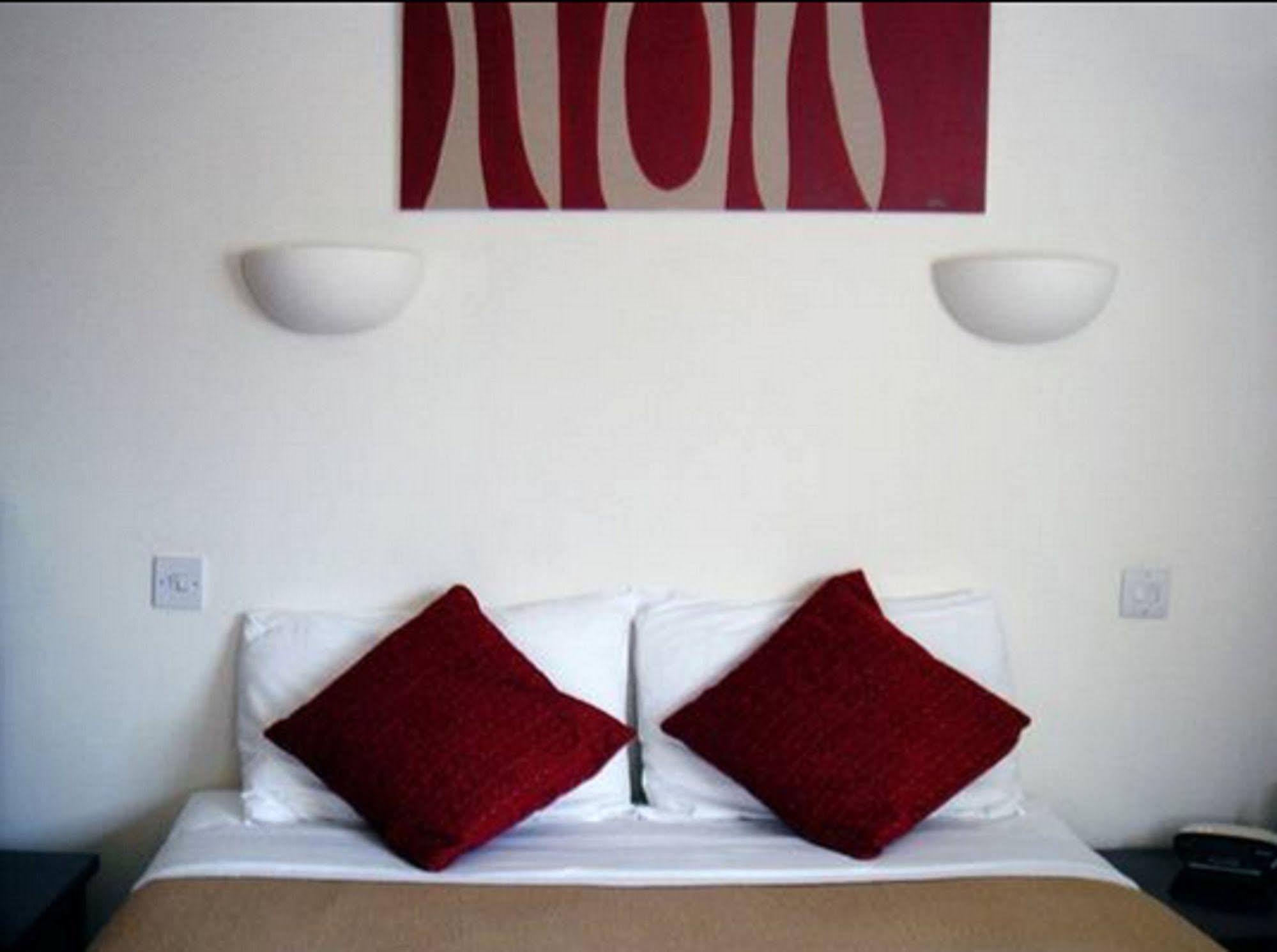 The Peacock Country Inn Chinnor Екстериор снимка