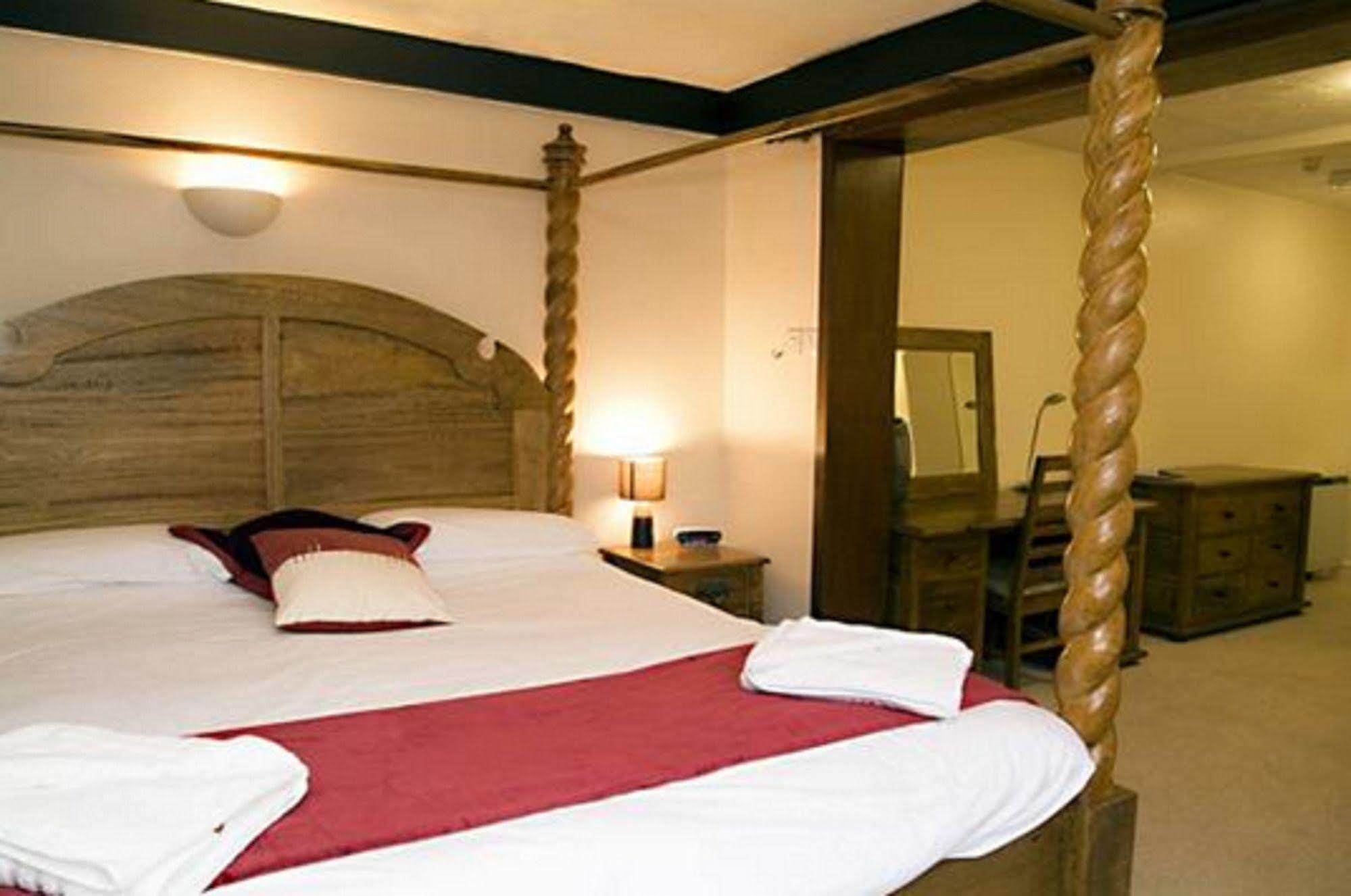 The Peacock Country Inn Chinnor Екстериор снимка